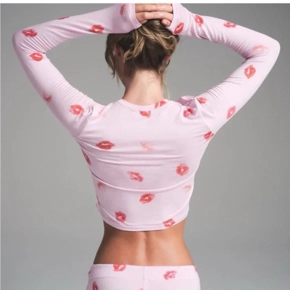 SKIMS Cherry Blossom Lipstick Super Cropped Long Sleeve Top Pink Women’s LARGE - Picture 2 of 8